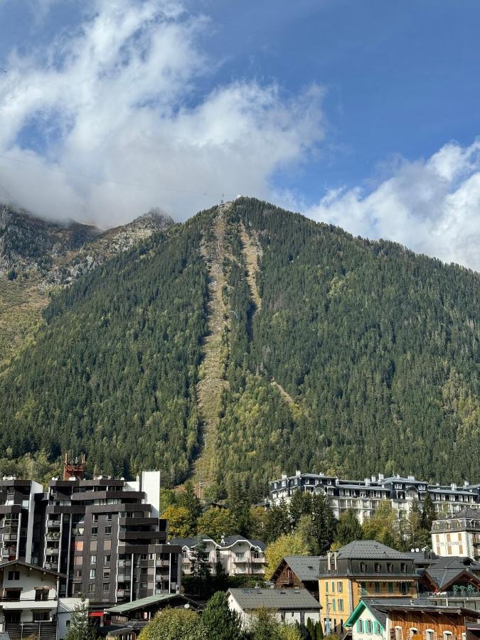 شقة Cocon Au Coeur De Chamonix Avec Parking Gratuit المظهر الخارجي الصورة