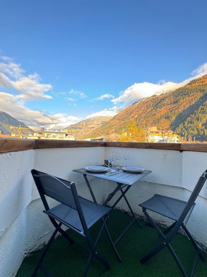 شقة Cocon Au Coeur De Chamonix Avec Parking Gratuit المظهر الخارجي الصورة