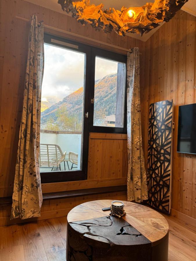 شقة Cocon Au Coeur De Chamonix Avec Parking Gratuit المظهر الخارجي الصورة
