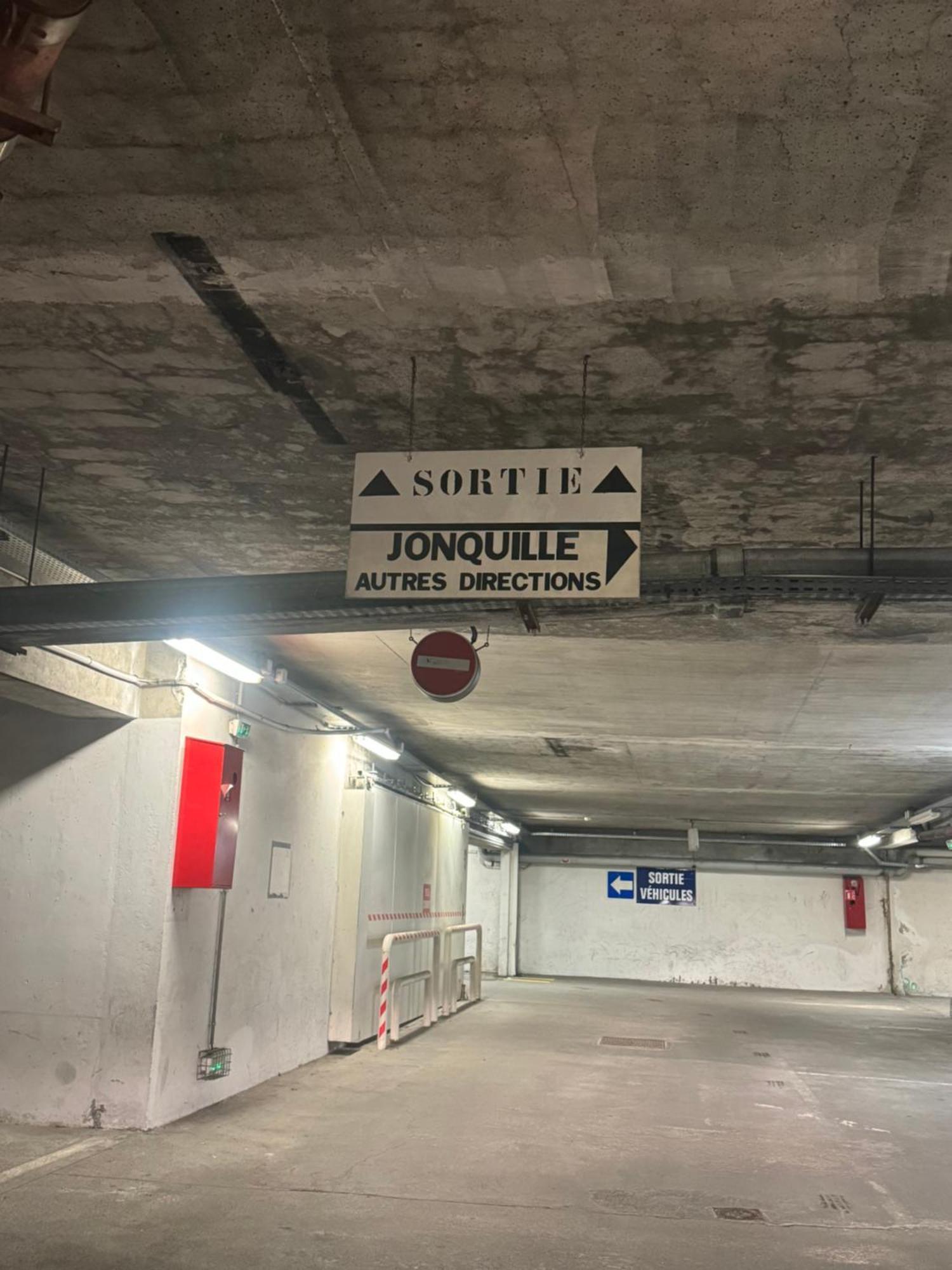 شقة Cocon Au Coeur De Chamonix Avec Parking Gratuit المظهر الخارجي الصورة